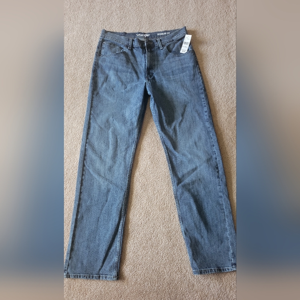 Wrangler's Men's Regular Fit Jeans